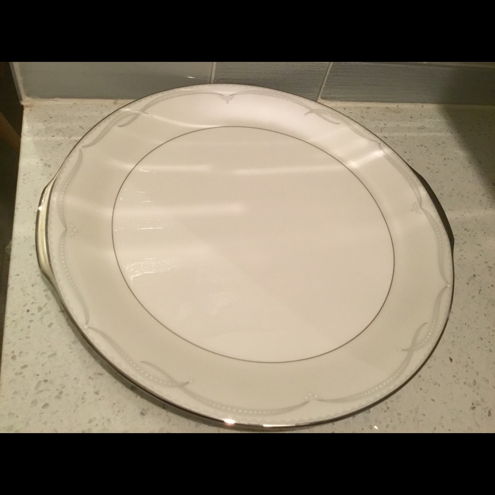 Waterford Presage platinum trim cake plate